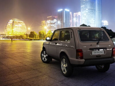 Lada Niva в ОАЭ официально: продажи стартовали, цены известны - Дубизнес.ае
